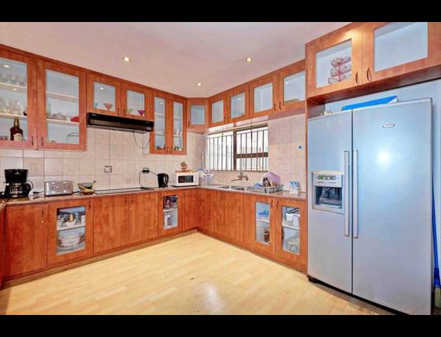 3 BEDROOM HOUSE FOR SALE IN BEZUIDENHOUT VALLEY